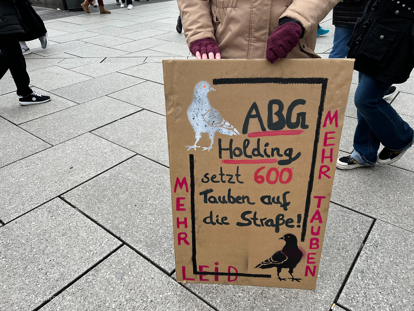 AGB herzlos Holding Frankfurt – Tauben werden zum Politikum